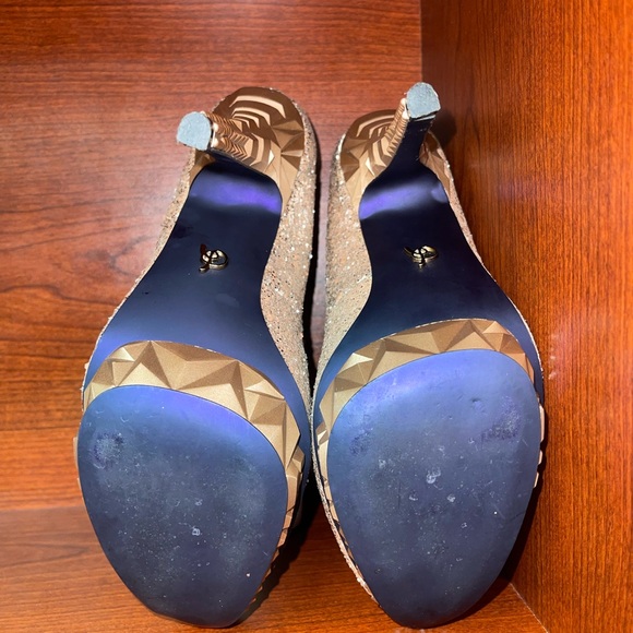 Heels - Picture 3 of 5